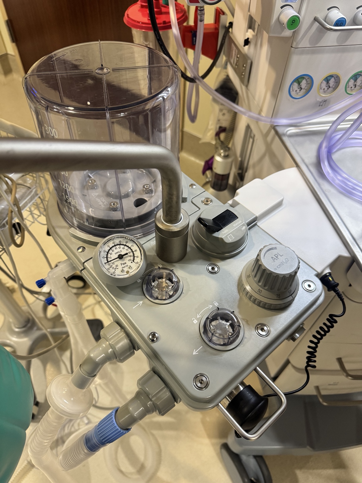 Anesthesia breathing-system assembly with bellows housing, airway pressure gauge, Auto/Manual selector and APL valve